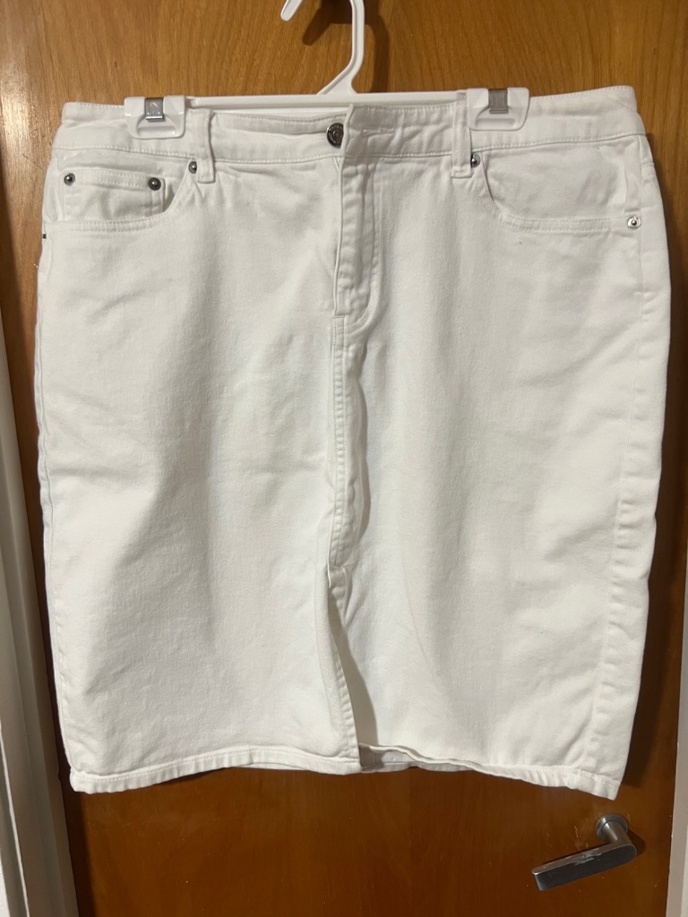 White House Black Market White Pencil Skirt